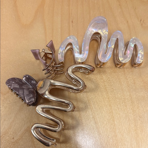 Gold and Pink Hair Clips Set - Picture 6 of 6